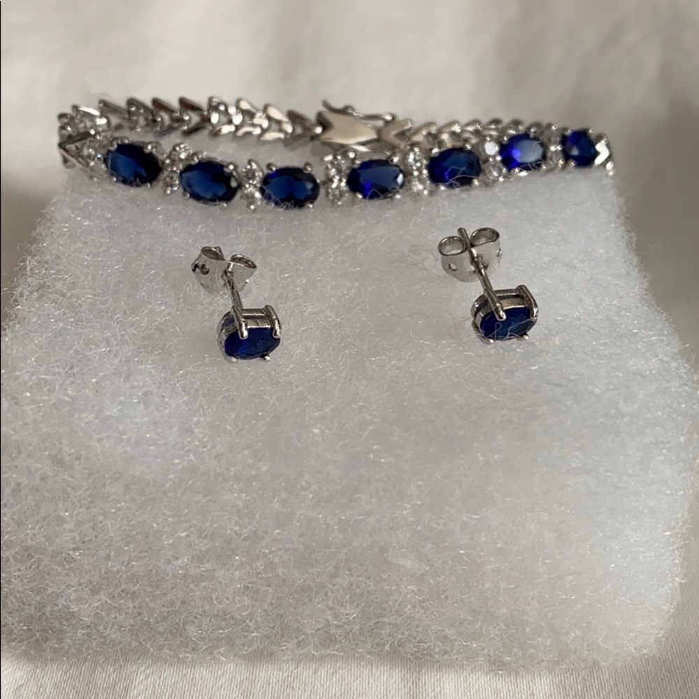 Bracelet and earring set
